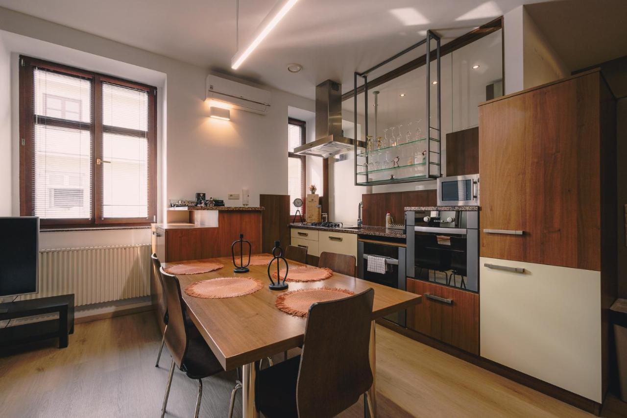 Appartement Skau Laurinska à Bratislava Extérieur photo